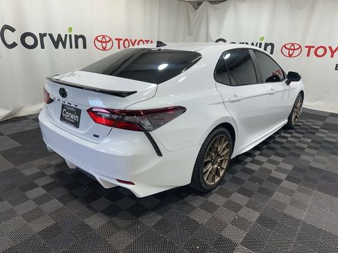 Used 2024 Toyota Camry SE image 7