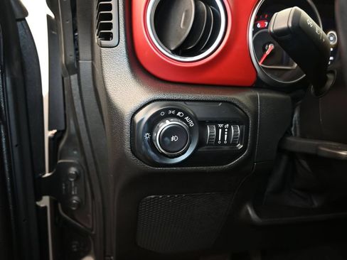 Used 2021 Jeep Wrangler Unlimited Rubicon AWD/4WD image 12