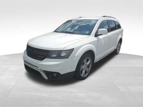 Used 2017 Dodge Journey Crossroad FWD image 4