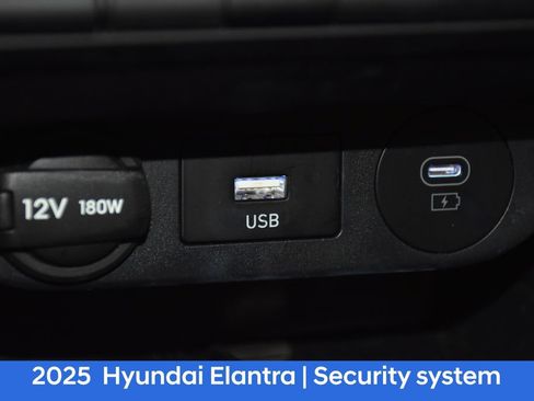 Used 2025 Hyundai Elantra Limited FWD image 22