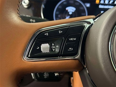 Used 2023 Bentley Bentayga Extended Wheelbase image 24