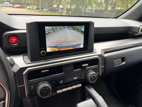 Used 2025 Toyota 4Runner TRD Off-Road AWD/4WD image 17