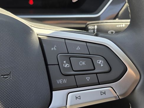 Used 2023 Volkswagen Tiguan SE image 22