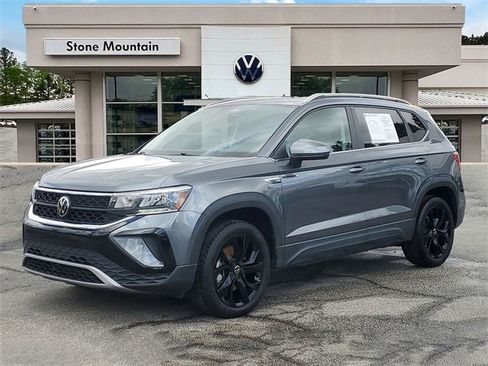 Certified 2023 Volkswagen Taos SE image 1