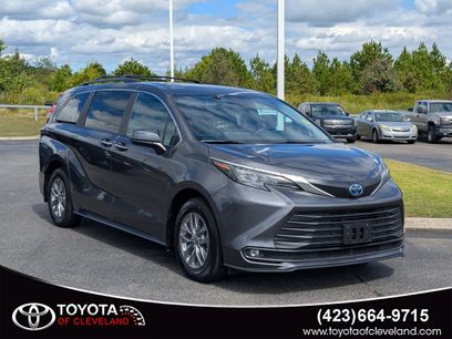 Used 2025 Toyota Sienna XLE w/ XLE Plus Package