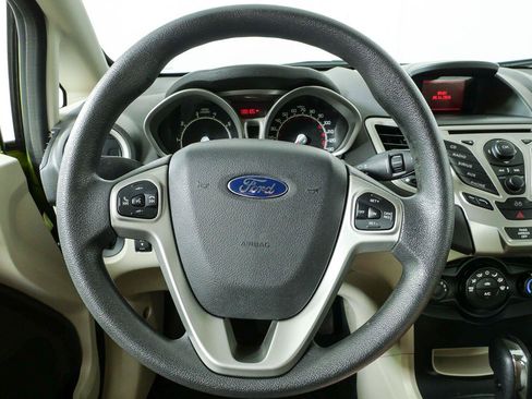 Used 2013 Ford Fiesta SE FWD image 9