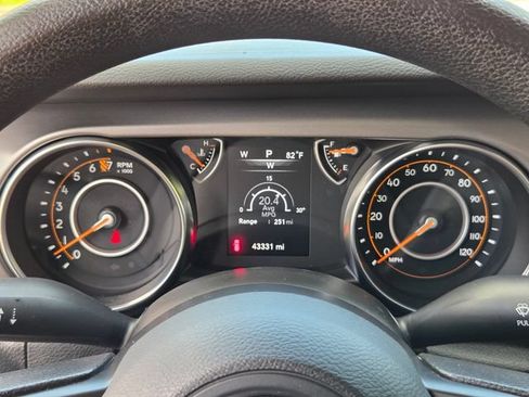 Used 2022 Jeep Wrangler Sport AWD/4WD image 16