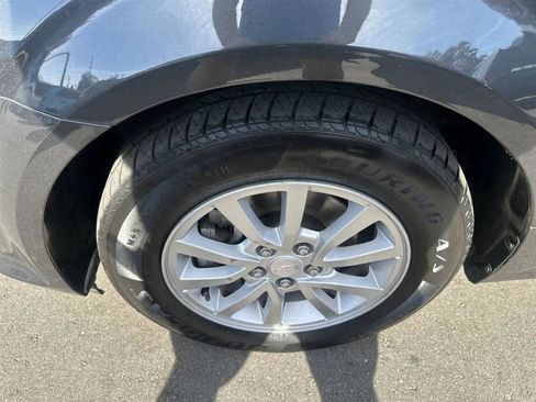 Used 2019 Chevrolet Sonic LT w/ Convenience Package image 10