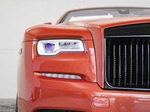 Used 2020 Rolls-Royce Dawn image 57