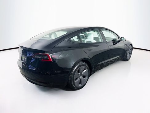 Used 2023 Tesla Model 3 Standard Range image 9