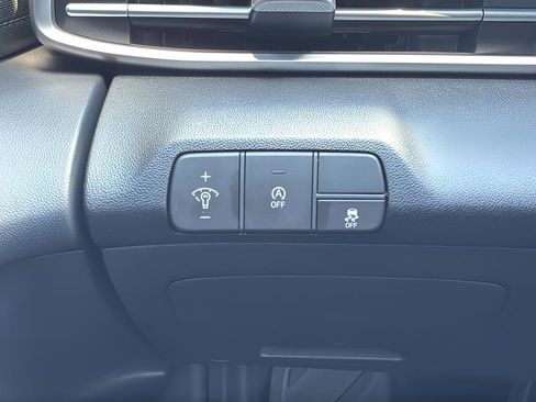 Certified 2025 Hyundai Elantra SE image 28