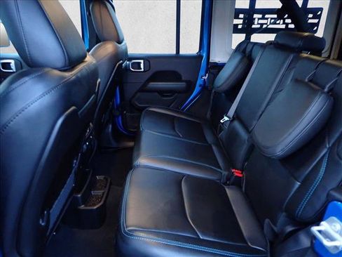 Used 2025 Jeep Wrangler Unlimited Rubicon 4xe image 9