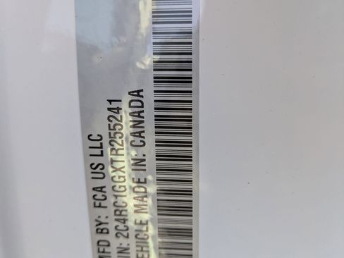 New 2026 Chrysler Pacifica Limited FWD image 36
