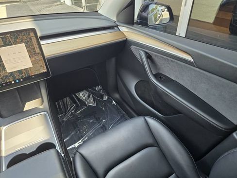 Used 2022 Tesla Model Y Performance AWD/4WD image 14