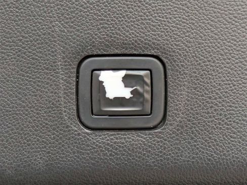 Used 2019 Chevrolet Traverse LT image 13