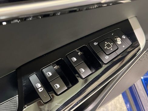 Used 2022 Kia EV6 GT-Line w/ GT-Line Suede Seat Package image 32