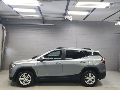 Used 2023 GMC Terrain SLE w/ Driver Convenience Package FWD image 16
