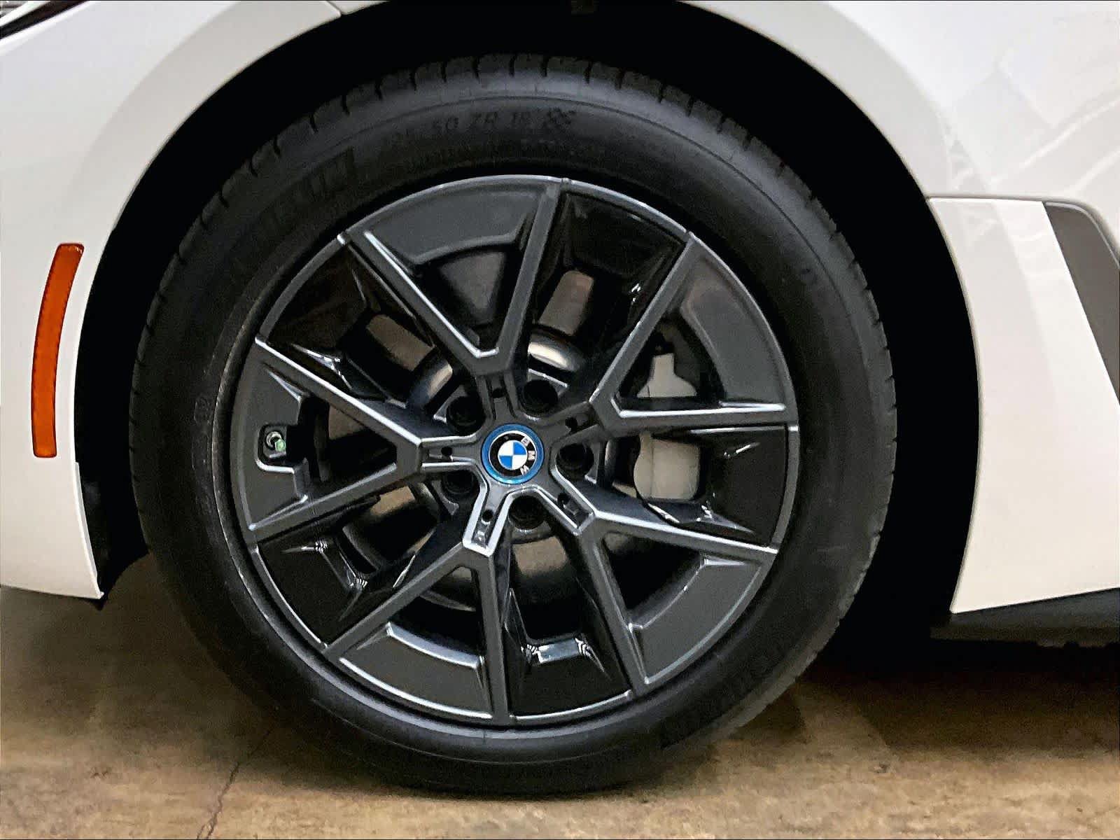 Used 2023 BMW i4 eDrive35 w/ Premium Package RWD image 12