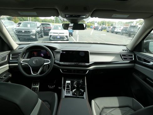 New 2025 Volkswagen Atlas Peak Edition SE image 35