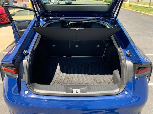 Used 2025 Toyota Prius LE AWD/4WD image 27