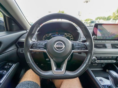 Used 2024 Nissan Altima 2.5 SR image 18