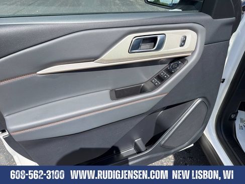 Used 2025 Ford Explorer Active w/ Active Comfort Package AWD/4WD image 10