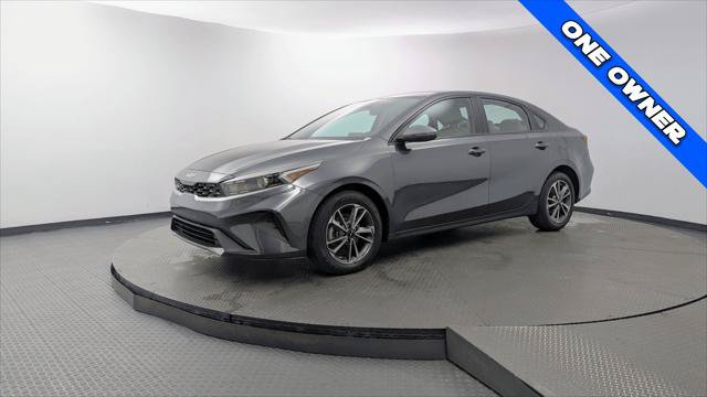 Used 2023 Kia Forte LXS w/ LXS Technology Package FWD image 2