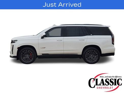 Used 2023 Cadillac Escalade V w/ LPO, ONYX Package AWD/4WD image 16