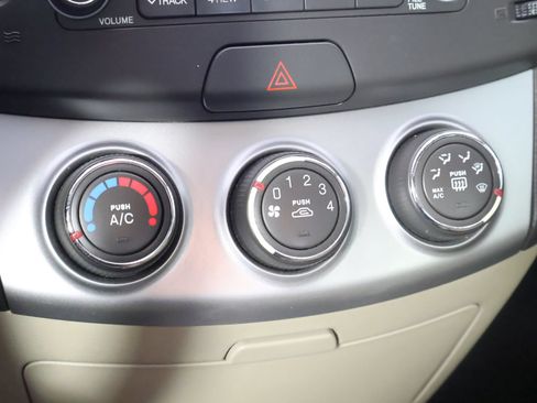 Used 2010 Hyundai Elantra GLS w/ Sunroof Pkg 3 FWD image 32