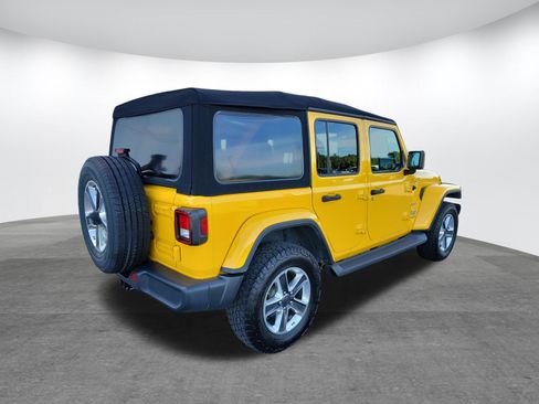 Used 2020 Jeep Wrangler Unlimited Sahara AWD/4WD image 5