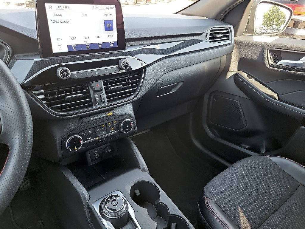 Used 2025 Ford Escape ST-Line AWD/4WD image 25