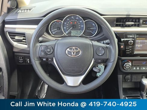 Used 2016 Toyota Corolla LE FWD image 25