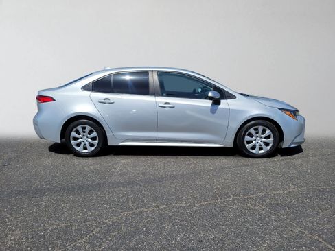 Used 2023 Toyota Corolla LE FWD image 2