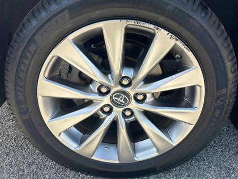 Used 2017 Toyota Camry XLE FWD image 6