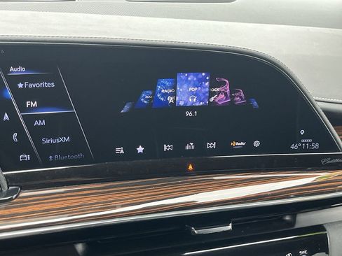 Used 2023 Cadillac Escalade Premium Luxury image 5