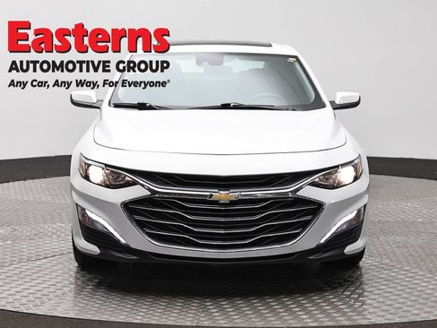 Used 2023 Chevrolet Malibu LT FWD image 2