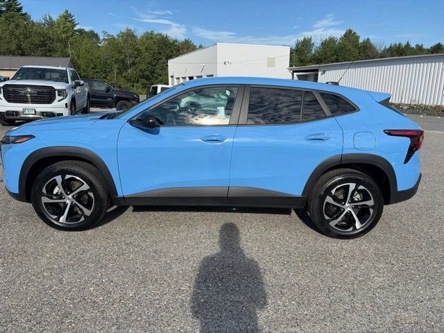 Used 2024 Chevrolet Trax RS w/ Driver Confidence Package FWD image 3