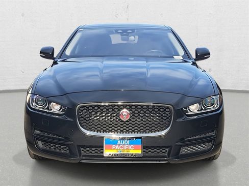 Used 2018 Jaguar XE Prestige image 2