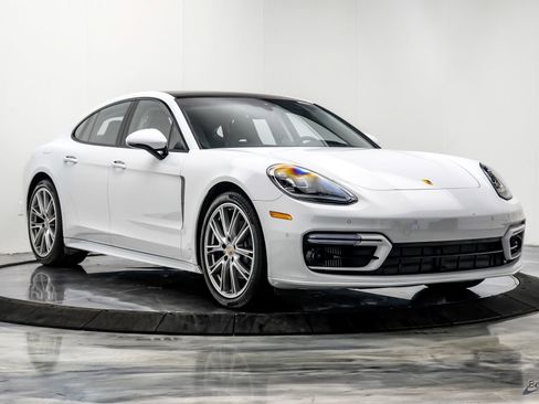 Used 2023 Porsche Panamera 4 Platinum Edition AWD/4WD image 22