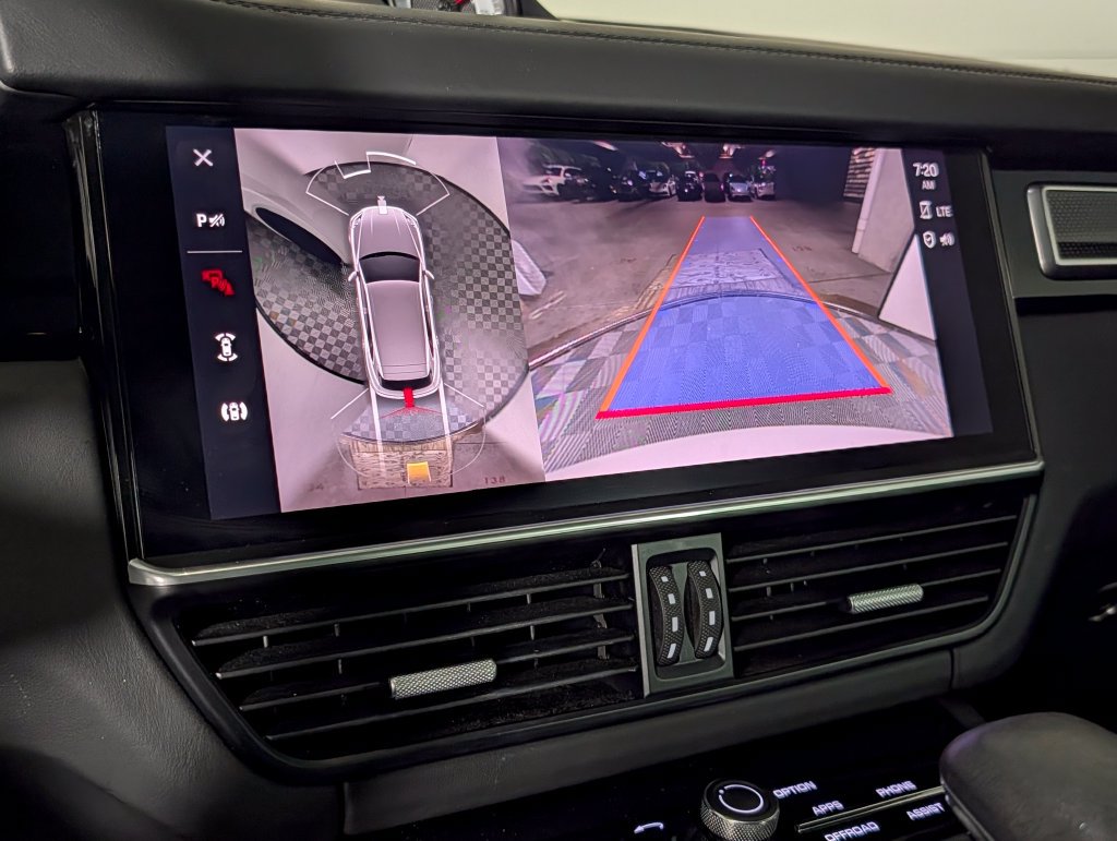 Certified 2023 Porsche Cayenne GTS AWD/4WD image 31