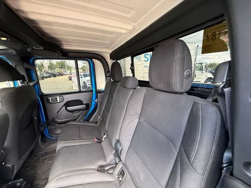 Used 2021 Jeep Gladiator Sport AWD/4WD image 25