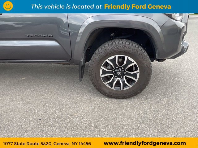 Used 2022 Toyota Tacoma TRD Sport AWD/4WD image 26