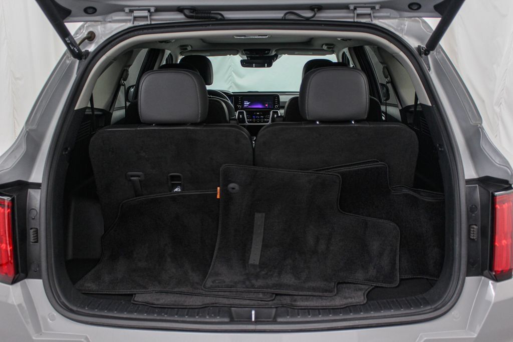Used 2023 Kia Sorento SX AWD/4WD image 9