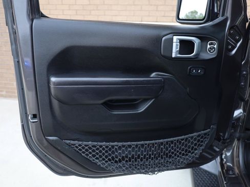 Used 2021 Jeep Wrangler Sport AWD/4WD image 16