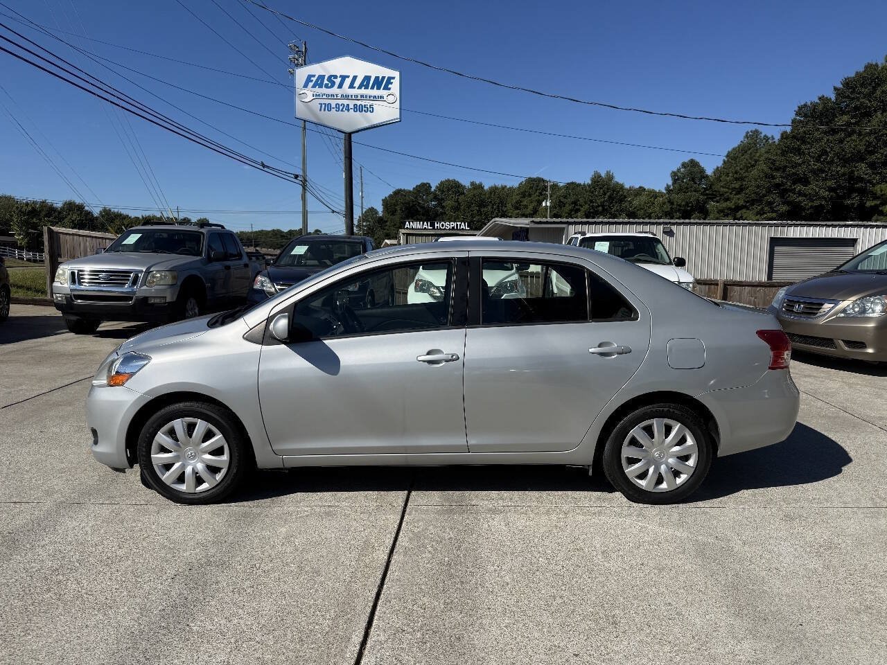 Used 2009 Toyota Yaris Sedan w/ PWR Pkg w/Steel Wheels FWD image 4