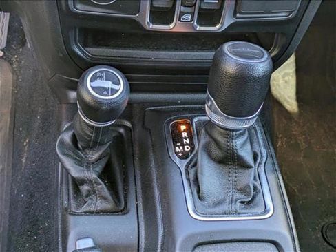 Used 2023 Jeep Gladiator Sport image 13