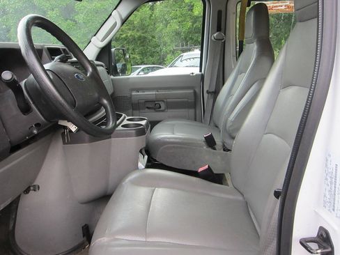 Used 2010 Ford E-250 and Econoline 250 RWD image 11
