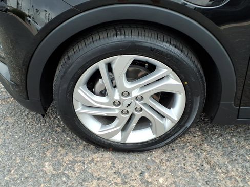 Used 2022 Chevrolet Bolt LT FWD image 9