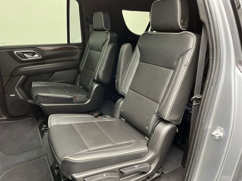 Used 2021 Chevrolet Suburban Premier w/ Premium Package AWD/4WD image 13