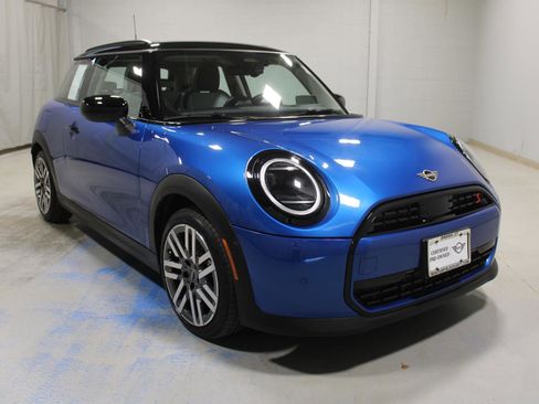 Certified 2025 MINI Cooper S image 3